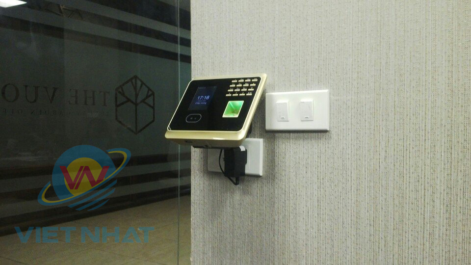 Máy chấm công Ronald Jack f300 plus